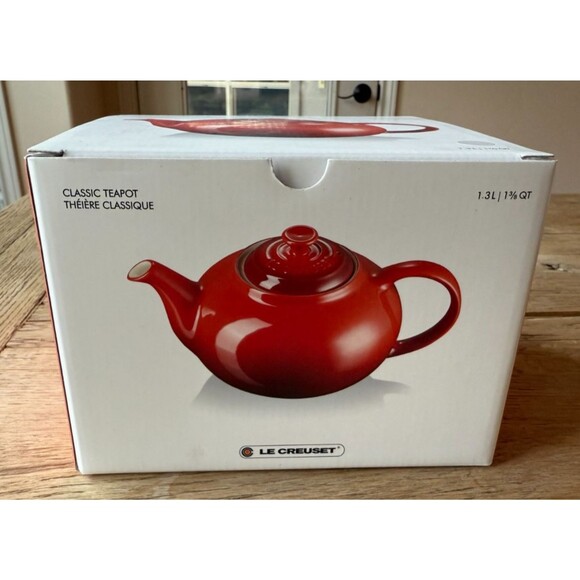 NEW Le Creuset Stoneware Classic Traditional Teapot 1.4 quart 1.3 liters White - Picture 11 of 12